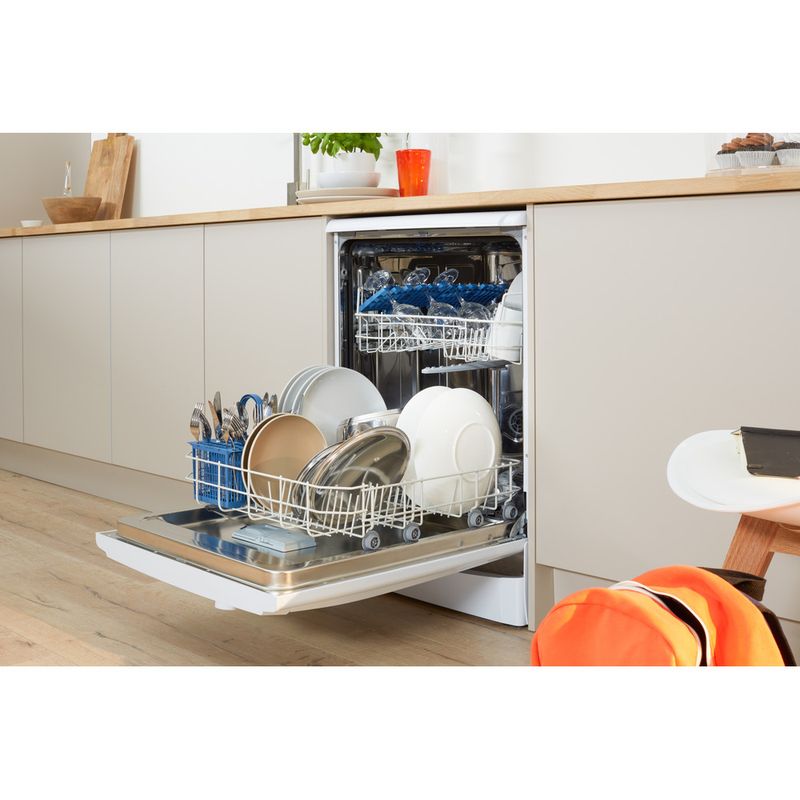 Freestanding Dishwasher Indesit DFG 15B1 UK