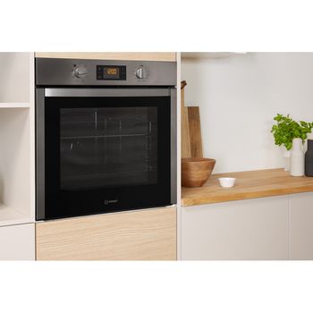 Indesit OVEN Built-in DFW 5544 C IX UK Electric A Lifestyle perspective