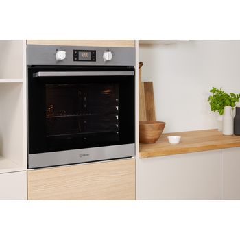 Indesit OVEN Built-in IFW 6544 H IX UK Electric A Lifestyle perspective