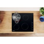 Indesit HOB RI 860 C Black Radiant vitroceramic Lifestyle frontal