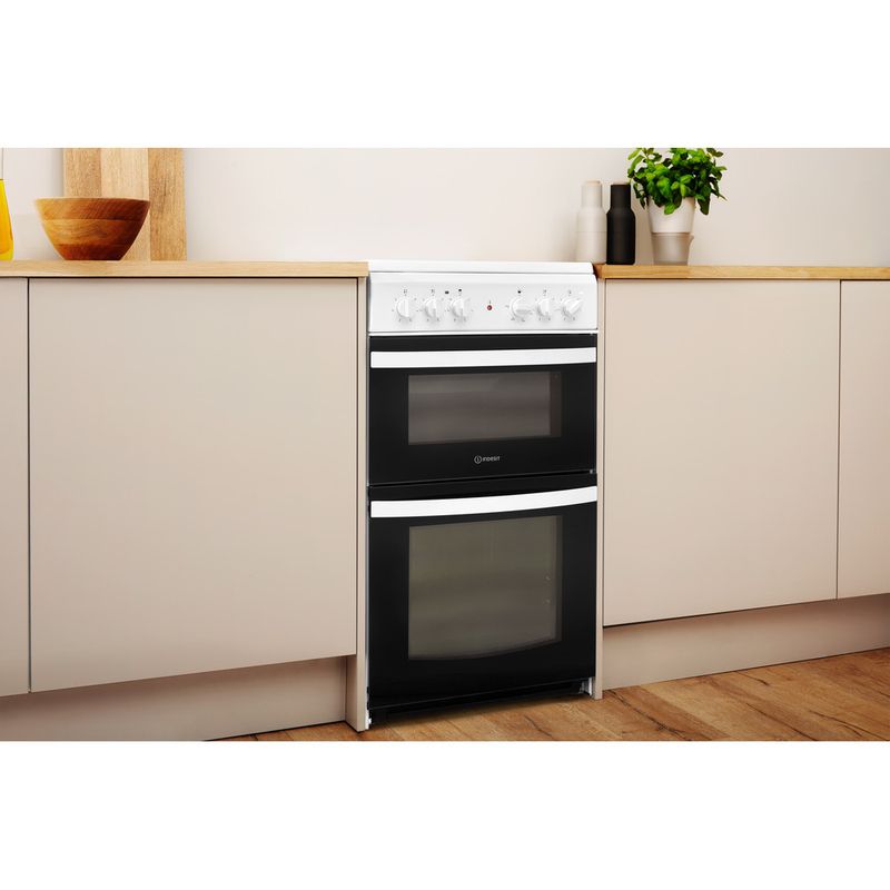 Indesit-Double-Cooker-ID5V92KMW-UK-White-A-Vitroceramic-Lifestyle-perspective