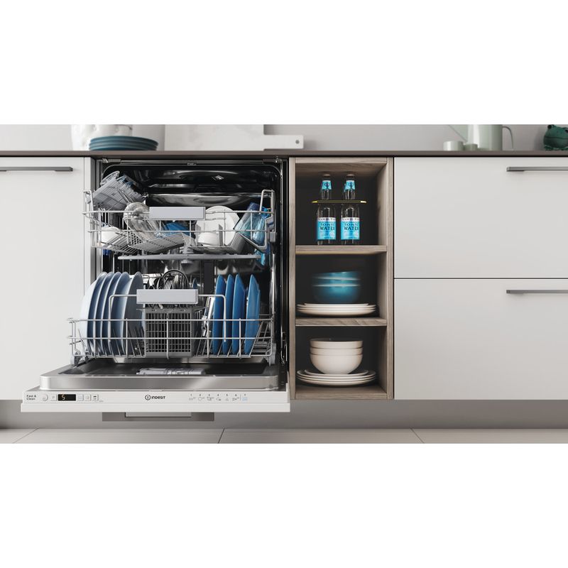 Integrated Dishwasher Indesit DIC 3B+16 UK