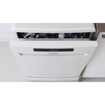 Indesit-Dishwasher-Freestanding-DFC-2B-16-UK-Freestanding-F-Lifestyle-control-panel