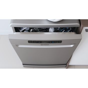 Indesit-Dishwasher-Freestanding-DFC-2B-16-S-UK-Freestanding-F-Lifestyle-control-panel