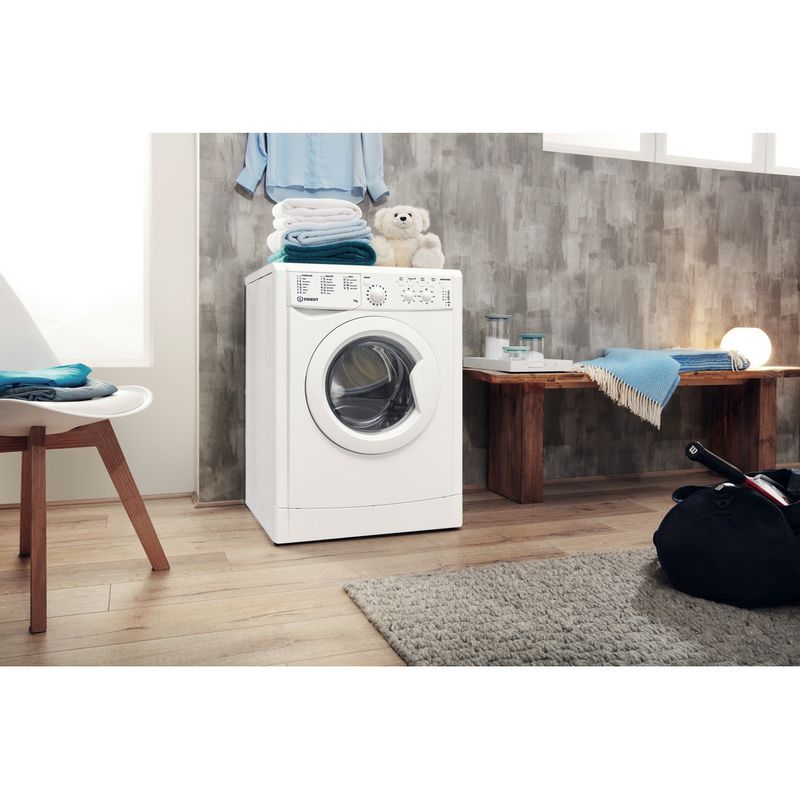 Freestanding Washing Machine Indesit IWC 71452 W UK N