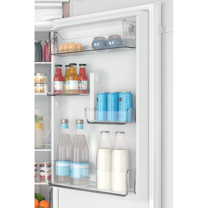 Integrated fridge freezer Indesit INC18 T311 UK