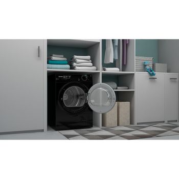 Indesit-Dryer-I2-D81B-UK-Black-Lifestyle-perspective-open