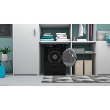 Indesit-Dryer-I3-D81B-UK-Black-Lifestyle-frontal-open