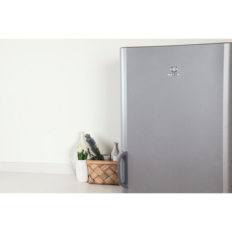 Indesit-Refrigerator-Free-standing-SIAA-12-S--UK--Silver-Lifestyle_Detail