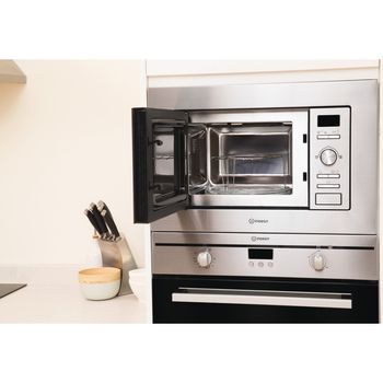 Indesit-Microwave-Built-in-MWI-122.1-X-UK-Inox-Mechanical-and-electronic-20-MW-Grill-function-800-Lifestyle_Perspective_Open