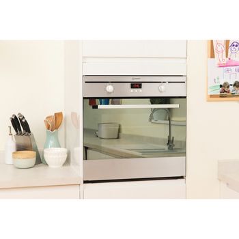 Indesit-OVEN-Built-in-FIM-33-K.A-IX-GB-Electric-A-Lifestyle_Perspective