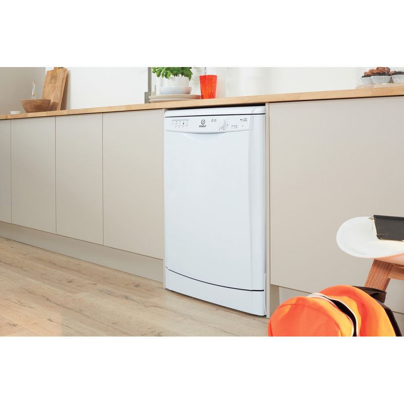 Indesit-Dishwasher-Free-standing-DFG-15B1-C-UK-Free-standing-A-Lifestyle-perspective