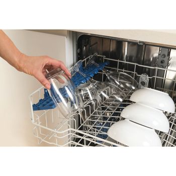 Indesit-Dishwasher-Built-in-DIF-04B1-UK-Full-integrated-A-Lifestyle-people