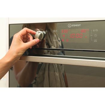 Indesit-Microwave-Built-in-MWI-424--MR--UK-Mirror-Mechanical-and-electronic-44-MW-Grill-function-900-Lifestyle-people