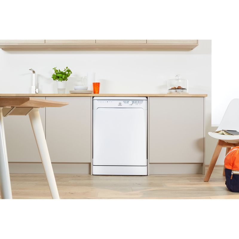 Indesit-Dishwasher-Free-standing-DFP-27B1-UK-Free-standing-A-Lifestyle_Frontal