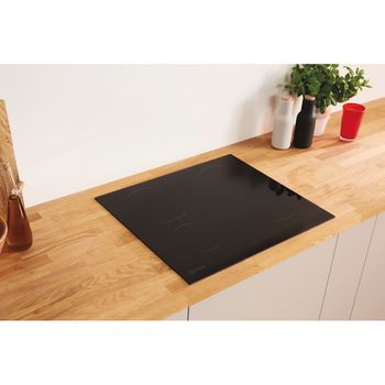 Indesit-HOB-VID-641-B-C-Black-Induction-vitroceramic-Lifestyle-perspective