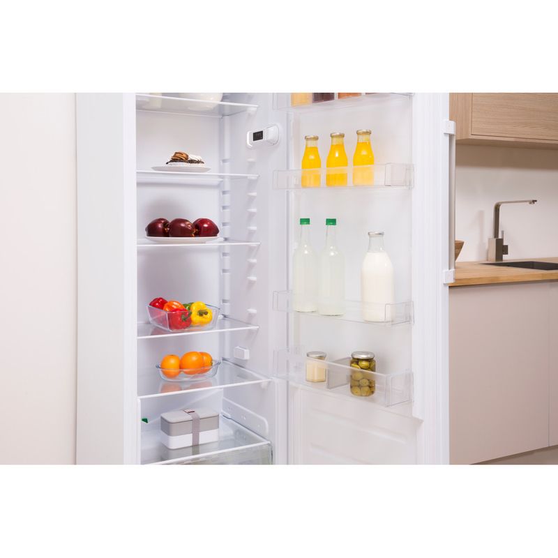 Indesit-Refrigerator-Free-standing-SI8-1Q-WD-UK-Global-white-Lifestyle_Perspective_Open