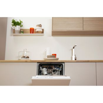 Indesit disr 14b1 slimline best sale integrated dishwasher