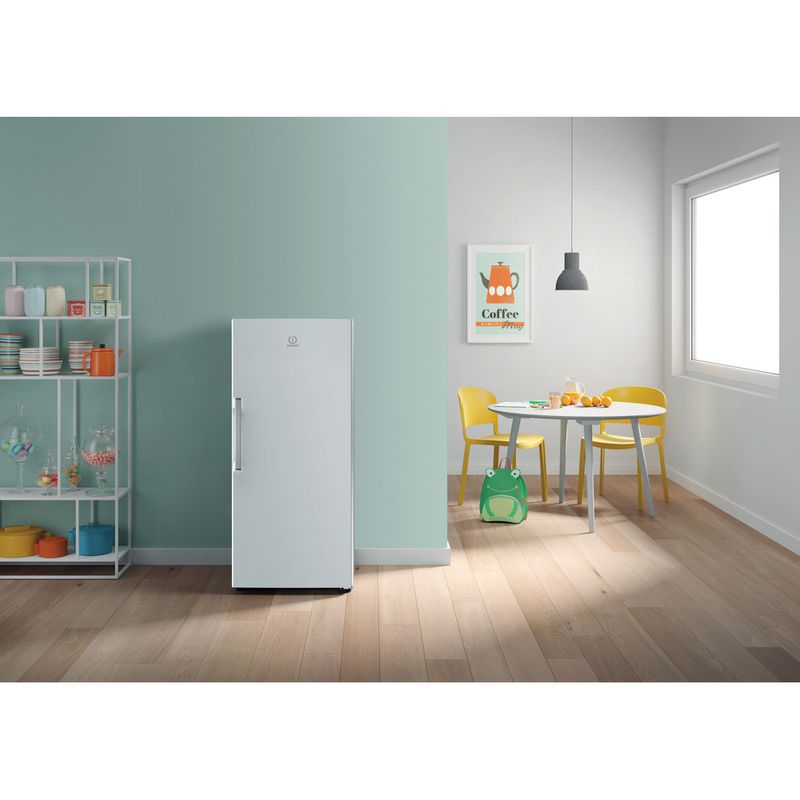 Indesit-Refrigerator-Free-standing-SI4-1-W-UK.1-Global-white-Lifestyle_Frontal