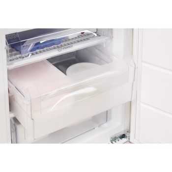 Indesit Freezer Built-in INBUFZ011.UK Steel Lifestyle detail